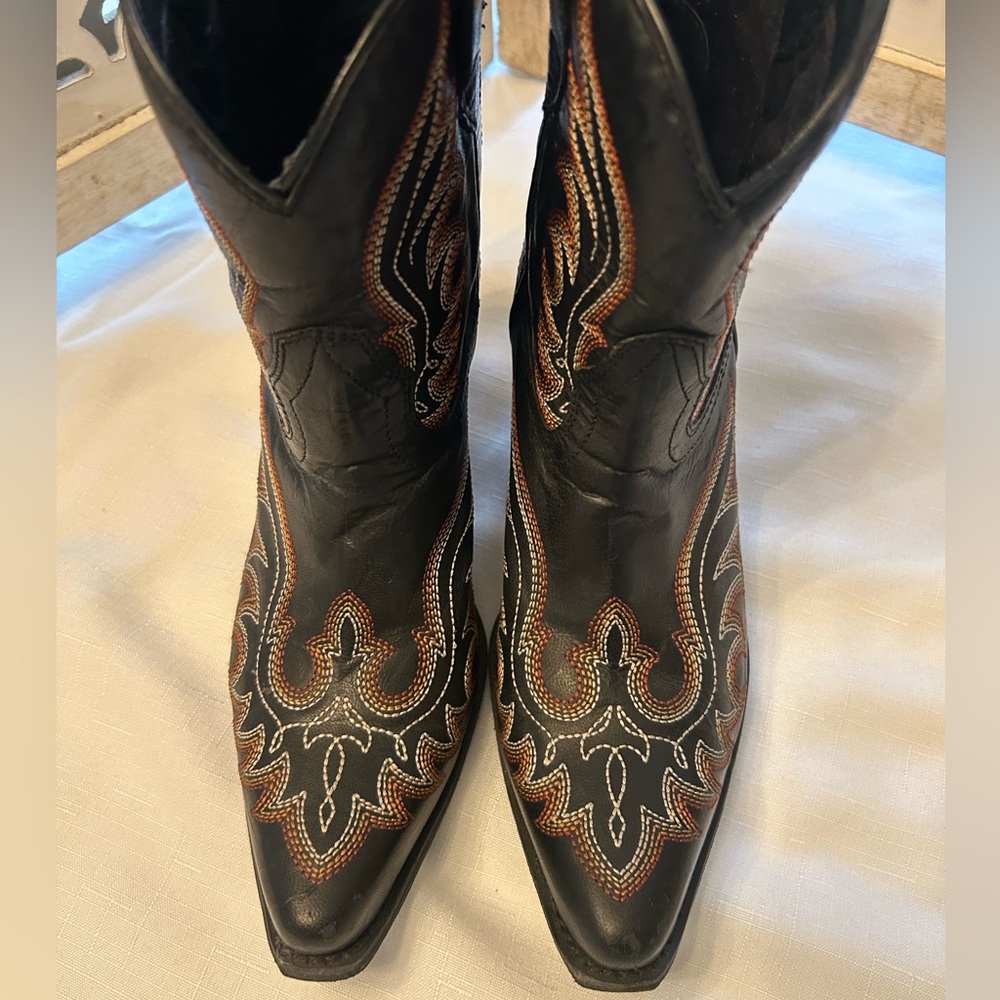 Ariat Black Embroidered Heeled Boots - image 5
